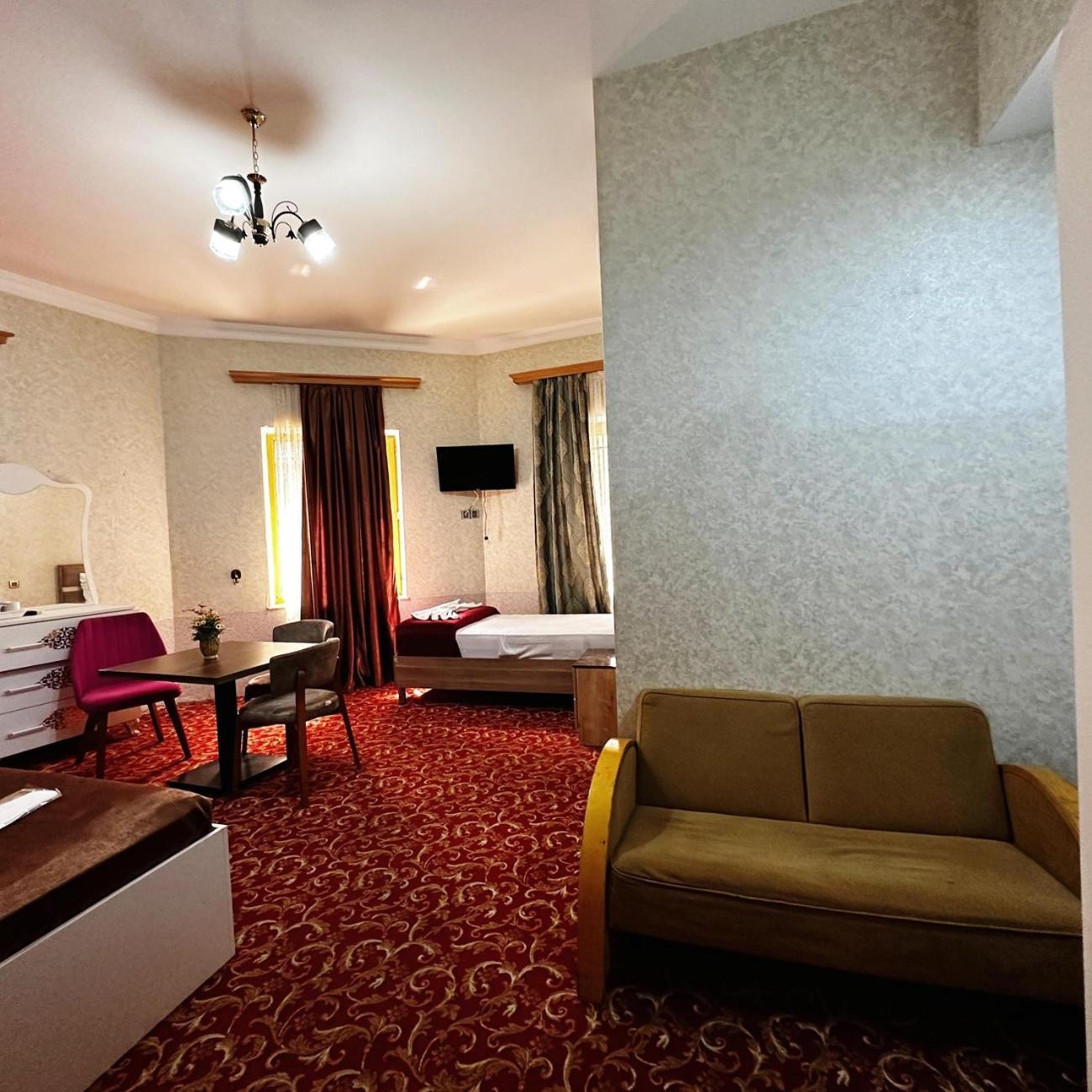 Avi Hotel บากู ภายนอก รูปภาพ