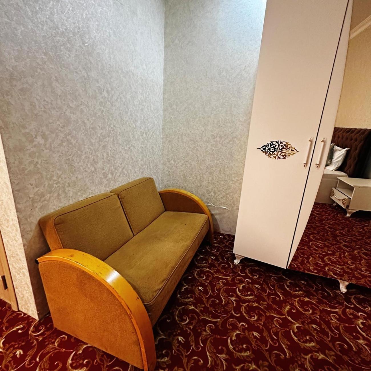 Avi Hotel บากู ภายนอก รูปภาพ