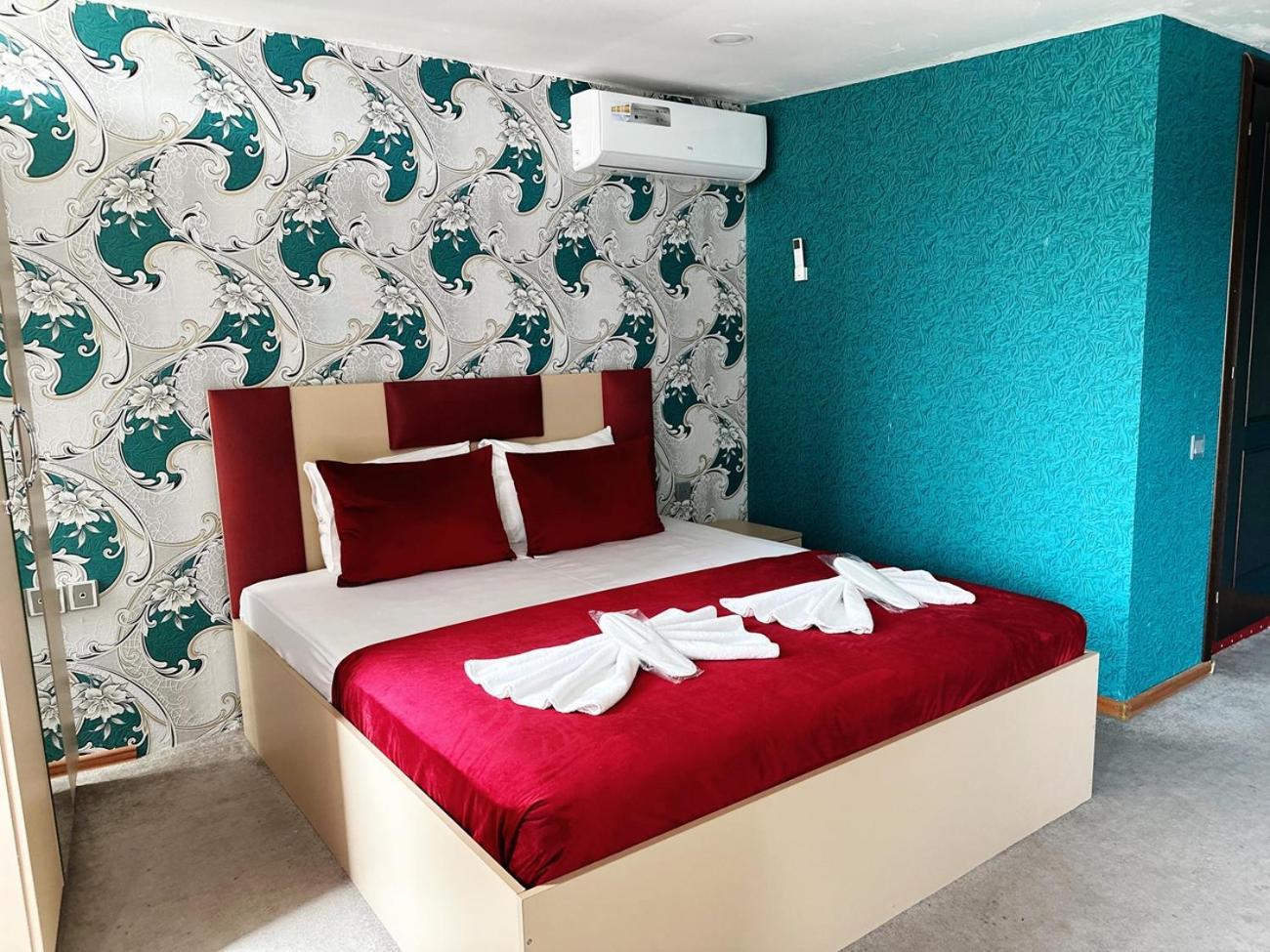 Avi Hotel บากู ภายนอก รูปภาพ