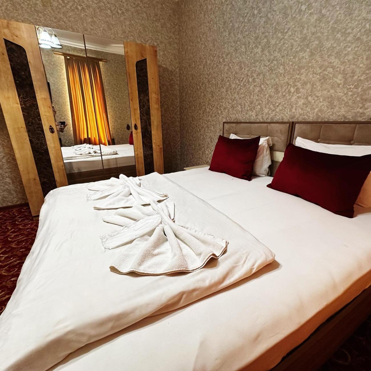 Avi Hotel บากู ภายนอก รูปภาพ