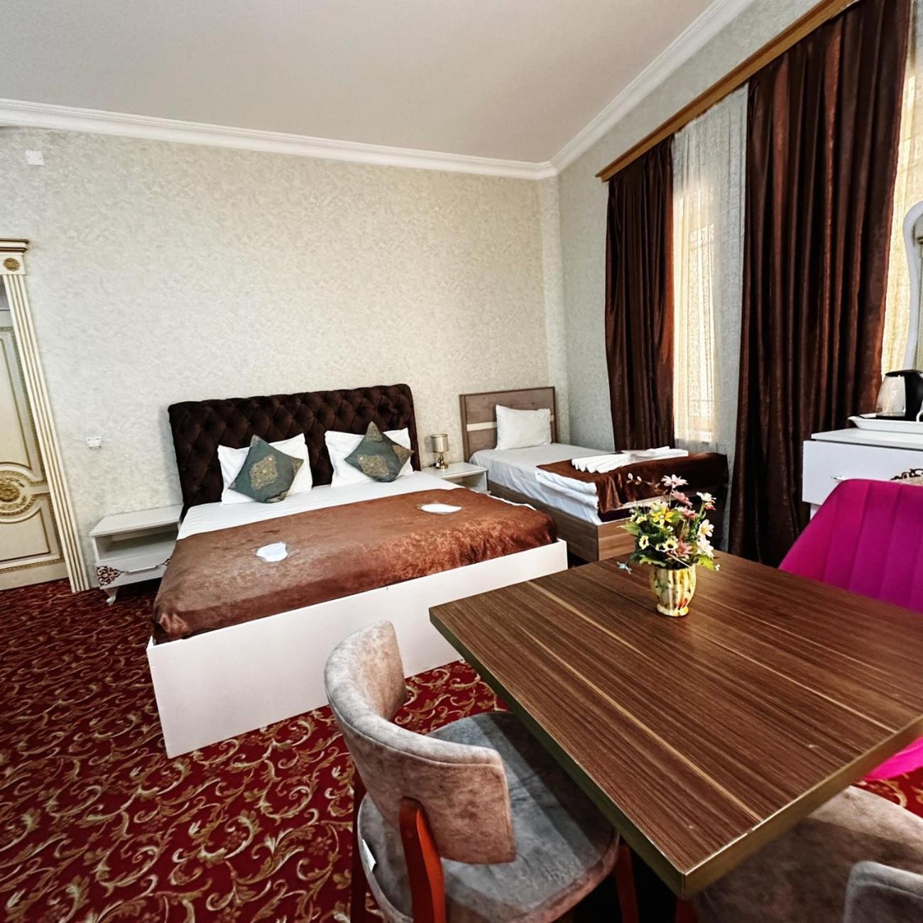 Avi Hotel บากู ภายนอก รูปภาพ