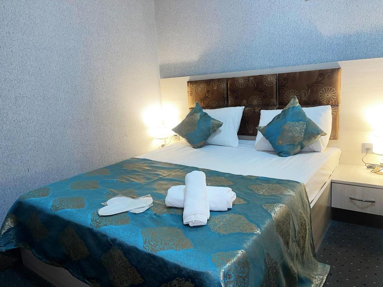 Avi Hotel บากู ภายนอก รูปภาพ