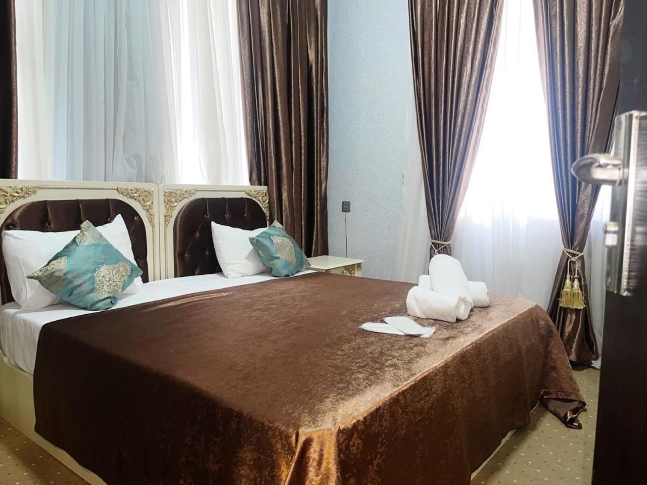 Avi Hotel บากู ภายนอก รูปภาพ
